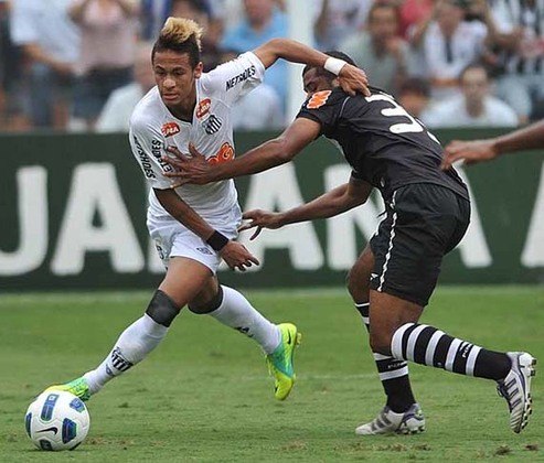 A série traz imagens da carreira de Neymar nos clubes por onde passou: Santos, Barcelona, Paris Saint-Germain e também Seleção Brasileira.