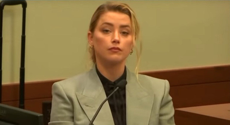 Amber Heard não tem dinheiro para pagar US$ 10 milhões a Johnny Depp, diz  advogada