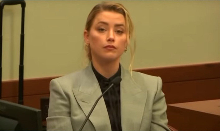 A situação de Amber Heard na briga judicial com Johnny Depp está cada vez mais complicada. Ela vem sendo desmascarada e suas declarações são desmentidas por testemunhas no tribunal ou na mídia. 