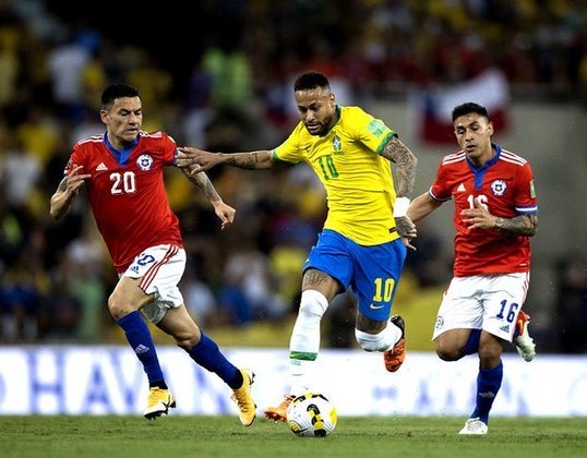 A suposta ficada teria ocorrido porque Rafa atualmente mora no Rio de Janeiro, onde trabalha para a Rede Globo, e Neymar estava na cidade junto com a Seleção Brasileira, que jogou no dia seguinte (24/3), no Maracanã, contra o Chile. 