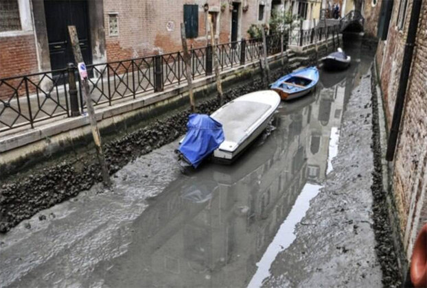 A temporada de seca na Itália está afetando o turismo numa cidade que é famosa mundialmente pela água: Veneza