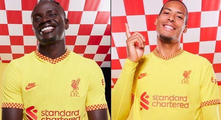 A terceira camisa do Liverpool para temporada 2021-22 foi comparada ao uniforme do McDonald's.