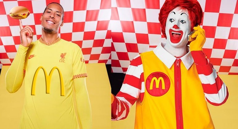 A terceira camisa do Liverpool para temporada 2021-22 foi comparada ao uniforme do McDonald's. A terceira camisa do Liverpool para temporada 2021-22 foi comparada ao uniforme do McDonald's.