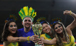 A torcida brasileira já garantiu a taça; só falta o time fazer a parte dele