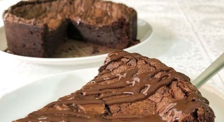 A Torta de chocolate 3 ingredientes super fácil veja a receita