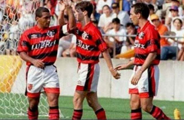 A última derrota do Flamengo em Belém foi no Campeonato Brasileiro de 1995 para o Paysandu, por 2 a 0, pelo Campeonato Brasileiro. Em campo, o Rubro-Negro tinha a dupla Romário e Edmundo. - Foto: Reprodução