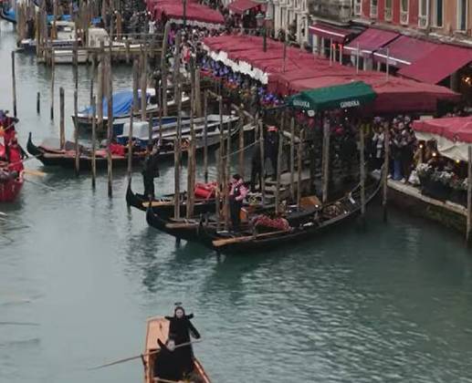 A Unesco e um grupo de especialistas de órgãos consultivos recomendaram incluir Veneza na lista de Patrimônios Mundiais em Perigo como parte de sua agenda preliminar antes da 45ª reunião do Comitê do Patrimônio Mundial, agendada para setembro.