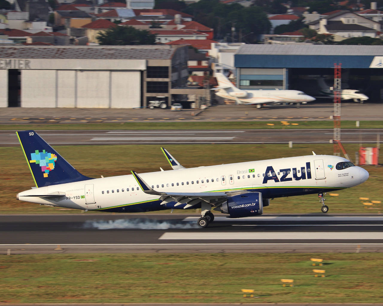 A320-200 da Azul: fumaça a bordo