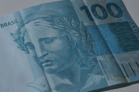 Governo volta a registrar déficit primário
