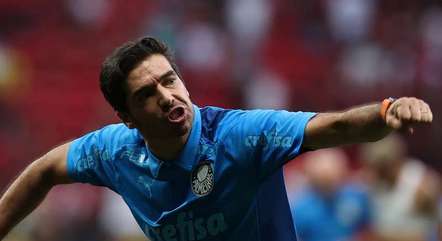 Abel Ferreira comemorando pelo Palmeiras