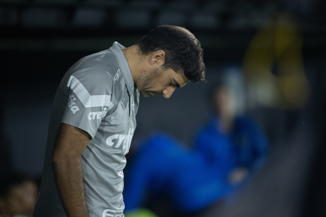Abel Ferreira sentiu demais a perda da Libertadores. A tendência é que fique só até o fim de 2024. Leila sabe