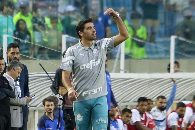 Eliminado da Libertadores, três derrotas seguidas no Brasileirão, deixando o clube 11 pontos atrás do líder Botafogo, críticas contra a diretoria e decisões de Abel Ferreira contestadas. A fase do Palmeiras não é das melhores, levando-se em conta que o Alviverde se acostumou a ter bons momentos nos últimos anos