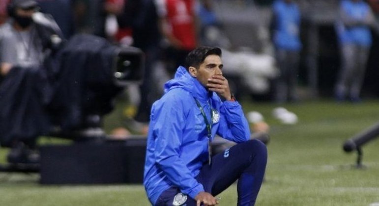Abel Ferreira sabe que precisa de reforços urgentes. Mas Leila não quer gastar como em 2022