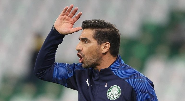 Abel treinou muito forte. Fez seus jogadores forçarem a intensidade, a compactação. Será guerra