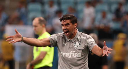 Abel Ferreira, técnico do Palmeiras, foi denunciado pela Associação Brasileira de Árbitros de Futebol
