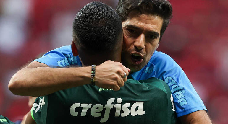 Abel comemora sua maior aposta na final de ontem. Gabriel Menino, dois gols. Seleção está distante