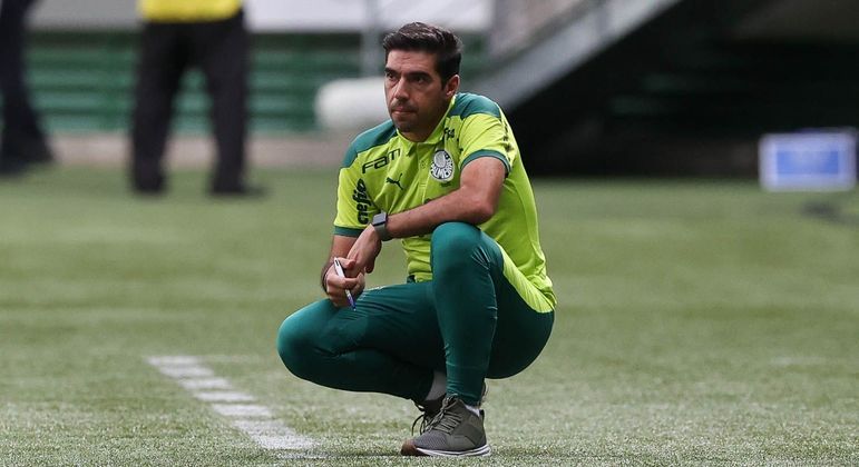 Palmeiras vence clássico contra o Santos e segue invicto no Paulistão -  Futebol - R7 Campeonato Paulista