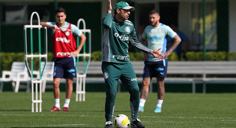 Abel Ferreira comanda último treino Palmeiras visando o duelo com Avaí pelo Brasileirão 2022