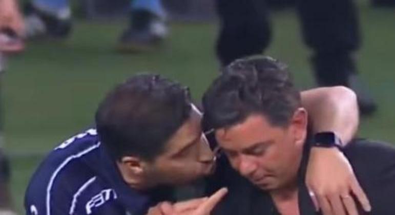Abel Ferreira confessando a Gallardo. "Você me fez um treinador melhor"