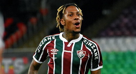 Abel Hernández em ação pelo Fluminense em 2021