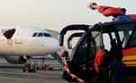 O embarque e a decolagem de ambos os voos tiveram que ser adiados em 1h, até que as abelhas fossem removidasBombou no HORA 7! Monólito misterioso quase idêntico ao dos EUA é encontrado na Europa