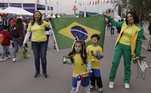 Brasileiros demonstraram apoio ao país antes do início da cerimônia