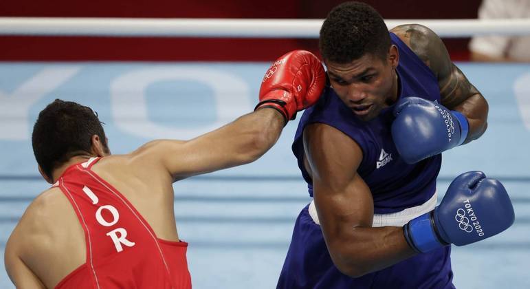 Abner Teixeira vence e garante primeira medalha do Brasil ...