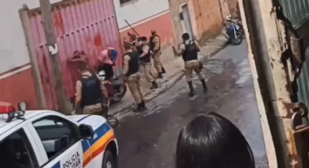Vídeo mostra a abordagem policial