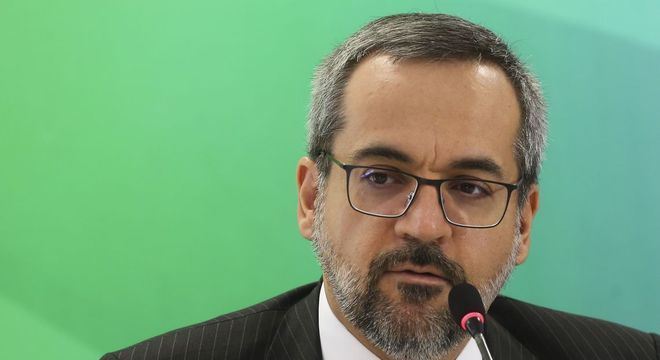 Ministro falou sobre decisão judicial em publicação nas redes sociais 