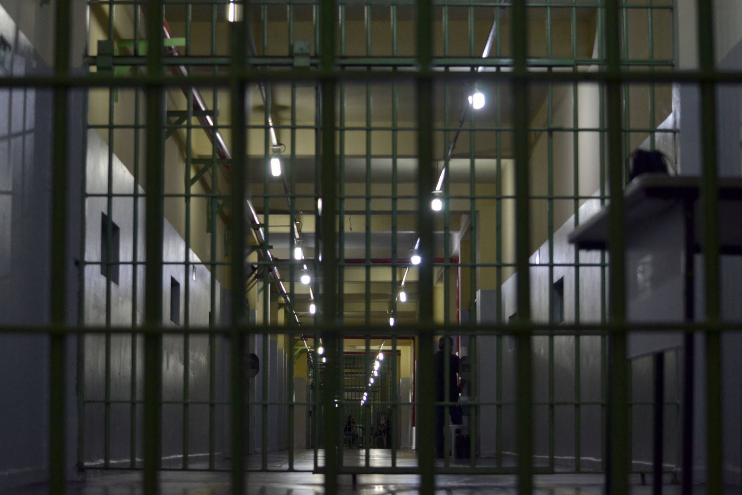 Na Penitenciária de Pirajuí, corredores separam os quatro pavilhões do regime fechado (Fabíola Perez / R7)