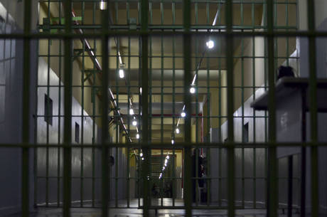 Governo autoriza retomada de visitas em prisões
