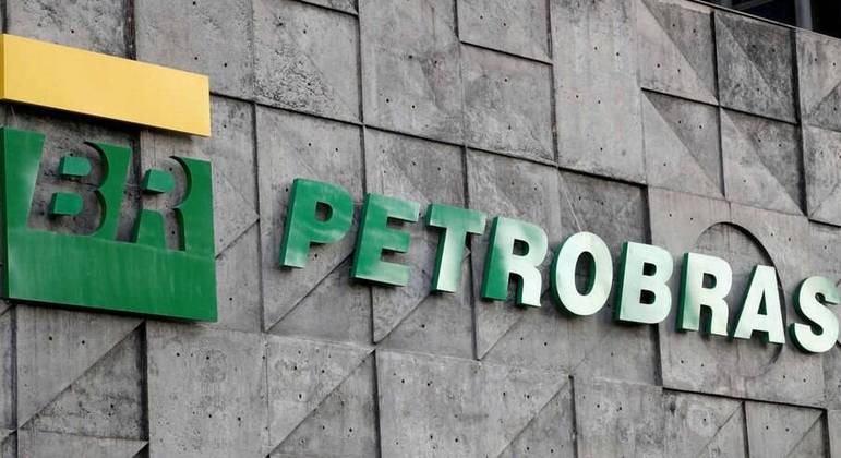 Petrobras nega ter reserva de R$ 200 bi para distribuição de lucros