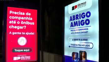 Telas interativas em pontos de ônibus ajudam na segurança pública
 