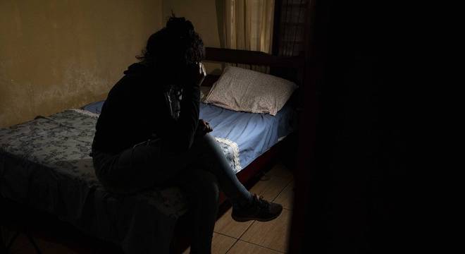 Juliana* e Rafaela conseguiram na Justiça medida protetiva para protegê-las 