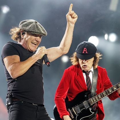 A turnê Black Ice World Tour (de 2008 a 2010) rendeu 442 milhões de dólares — em torno de R$ 2,2 bilhões — ao AC/DC