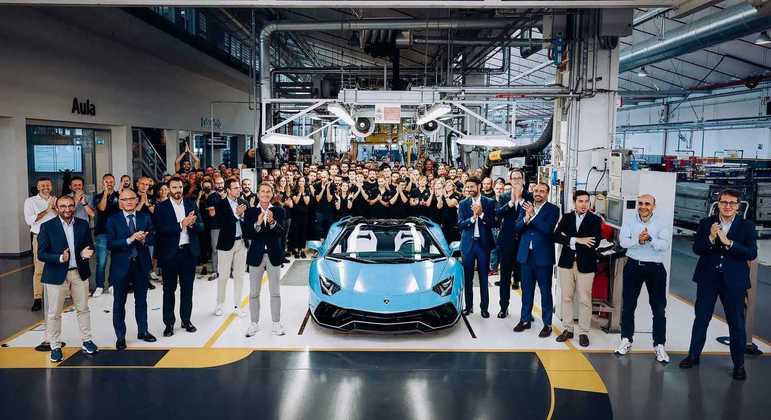Acabou: Lamborghini Aventador deixa de ser produzido - Prisma - R7 Autos  Carros