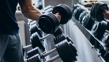 Na musculação, valorizar a carga ou o número de repetições leva ao mesmo ganho de massa muscular 