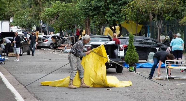 Acampamento de bolonaristas na zona sul de São Paulo