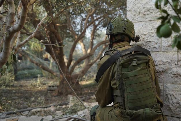 Diversos confrontos com terroristas em solo foram registrados nas últimas horas