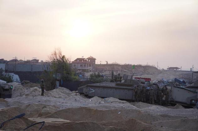 Nas últimas horas, porém, houve avanço em direção aos subúrbios da cidade de Gaza