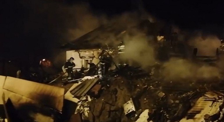 Queda de caça russo na Sibéria matou os dois ocupantes e causou um grande incêndio