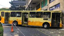 Pelo menos 11 passageiros ficam feridos após ônibus bater em lotérica no centro de BH