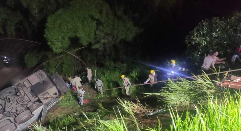 Acidente ocorreu em Aparecida de Goiás, na madrugada desta sexta-feira (24)