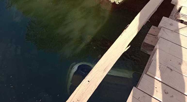 Ponte em que carro de jovens caiu em Planaltina de Goiás 