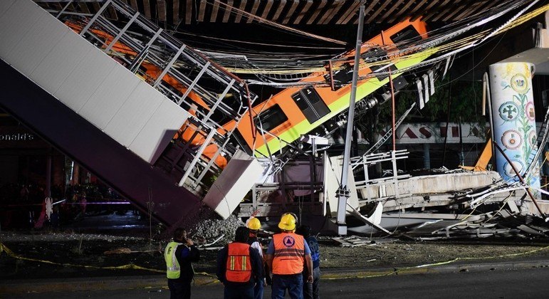 Queda de elevado do metrô deixou 26 mortos e cerca de 80 feridos em maio
