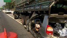 Mulher morre em colisão de carro e caminhão na Marginal Pinheiros