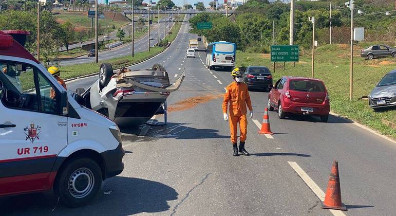 Motorista que causou acidente foi levado para a delegacia 