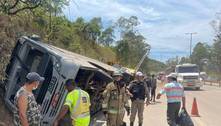 Acidente grave entre ônibus e caminhão deixa feridos no Anel Rodoviário de BH