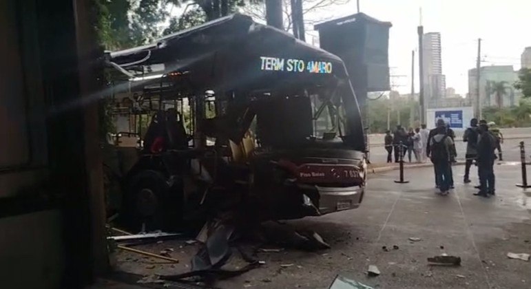 Vítimas tiveram ferimentos leves e foram encaminhados ao Pronto Socorro do Campol Limpo