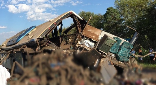 Sobe para 40 o número de mortos em acidente em Taguaí (SP) - Notícias - R7  São Paulo